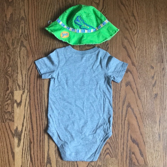 NWT Daddy’s Little Slugger Bodysuit and Hat - Picture 4 of 8
